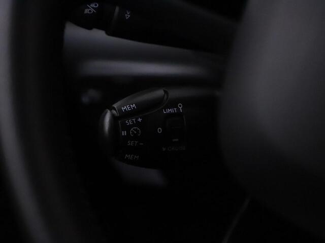 Citroen C3 1.2 PureTech Shine Camera/Nav/H.Leder/Ecc/Led