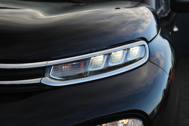 Citroen C3 Aircross 1.2 PureTech S&S Shine | Incl. 12 maanden garantie | Keyless | Camera | Navi | Apple Carplay | Trekhaak | Privacy glass | DAB+ ontvangst | Climate control | Dodehoek detectie | Parkeer assistent | Automatisch grootlicht | Cruise control | Achteru