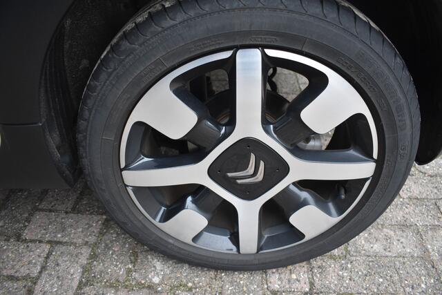 Citroen C3 PureTech 110 Shine | Airco | Navigatie | LM Velgen | Camera achter | Trekhaak |