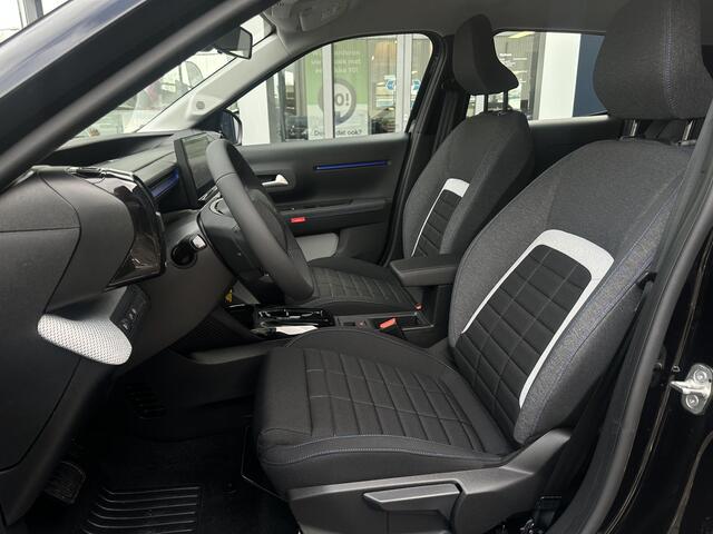 Citroen C3 Ë-C3 Business 113pk Comfort Range 44 kWh | Navigatie | Comfort Seats | Airco | DAB | Apple Carlpay/Android Auto | Parkeersensoren | Cruise Control | Draadloze telefoonlader | Full LED | Armsteun |