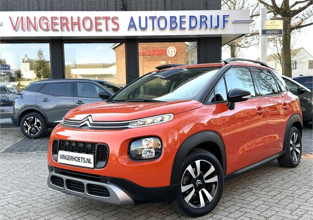 Citroen C3 Aircross Benzine *** Hele Mooie *** * Climate & Cruise Control * Stoelverwarming * Parkeersensoren * L.M. Velgen * Navigatie & Spotify up to date via Apple Carplay / Android AUto Vingerhoets; Vierde Generatie Eersteklas Service. Al meer dan 100 jaar een
