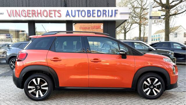Citroen C3 Aircross Benzine *** Hele Mooie *** * Climate & Cruise Control * Stoelverwarming * Parkeersensoren * L.M. Velgen * Navigatie & Spotify up to date via Apple Carplay / Android AUto Vingerhoets; Vierde Generatie Eersteklas Service. Al meer dan 100 jaar een