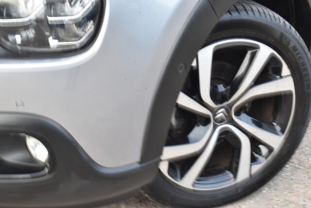 Citroen C3 PureTech 83 Shine |M Trekhaak | Navi | Airco | 17 Inch velgen | Camera achter | Stoelverwarming Zeer Compleet