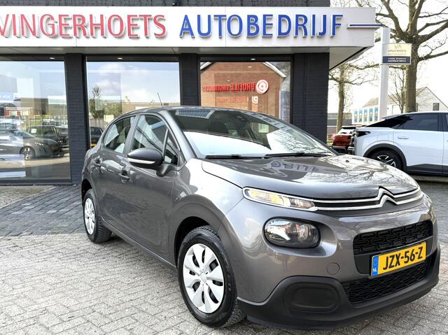Citroen C3 Benzine 5-Deurs * Hele Mooie * * Climate & Cruise Control * Navigatie & Spotify via Apple Carplay / Android Auto * Vingerhoets; Vierde Generatie Eersteklas Service. Al meer dan 100 jaar een begrip in de Brabantse Kempen.