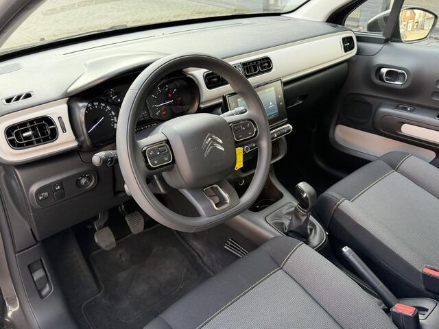 Citroen C3 Benzine 5-Deurs * Hele Mooie * * Climate & Cruise Control * Navigatie & Spotify via Apple Carplay / Android Auto * Vingerhoets; Vierde Generatie Eersteklas Service. Al meer dan 100 jaar een begrip in de Brabantse Kempen.