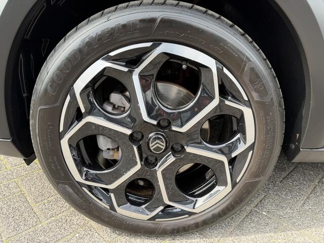 Citroen C3 100pk Max (Camera - LED - Automatische Airco - Navigatie - Parkeersensoren - Draadloos laden - Apple Carplay)