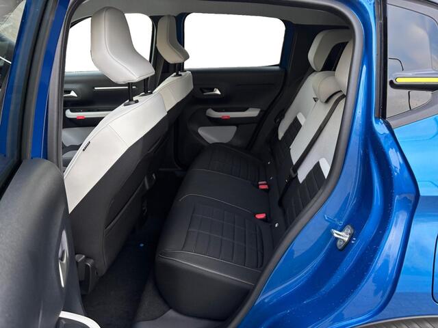 Citroen C3 Ë-C3 Max 113pk Comfort Range 44kWh 113pk | NAVI | CAMERA | PARKEERSENSOREN | APPLE CARPLAY / ANDROID AUTO | ISOFIX |