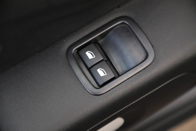 Citroen C3 1.2 PureTech Feel Navigatie Carplay Android Climate Cruise Control Rijstrooksensor Parkeersensor All-season banden!