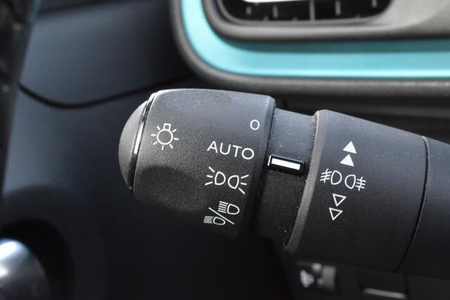 Citroen C3 PureTech 83 Feel Navigatie | Airco | Parkeerhulp | Active safety brake |