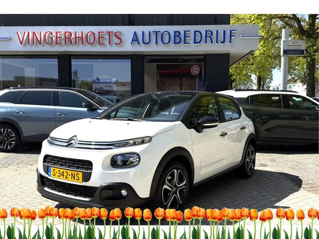 Citroen C3 110 Pk Benzine * AUTOMAAT * Navigatie * Achteruitrij Camera * Climate & Cruise Control * Dodehoeksensor * Grootlicht Assistent * Zwart Dak * Apple Carplay / Android Auto * Vingerhoets; Vierde Generatie Eersteklas Service. Al meer dan 100 jaar een begrip i
