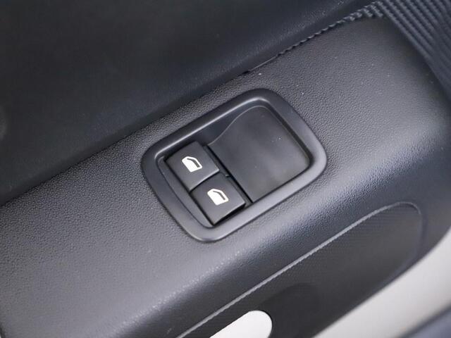 Citroen C3 1.2 PureTech C-Series Nav/Ecc/CarPlay/Led /Cruise/4S banden