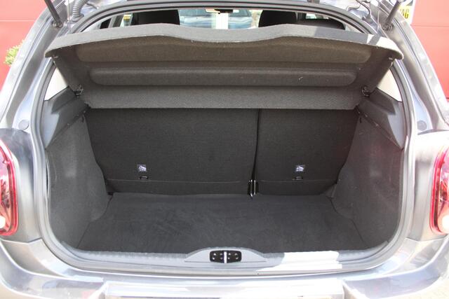 Citroen C3 1.2 82PK MAX | NAVIGATIE | ACHTERUITRIJ CAMERA | CLIMATE CONTROL | CRUISE CONTROL | APPLE CARPLAY/ANDROID AUTO | LICHTMETALEN VELGEN 16" | DAB+ RADIO | REGEN/LICHT SENSOR |