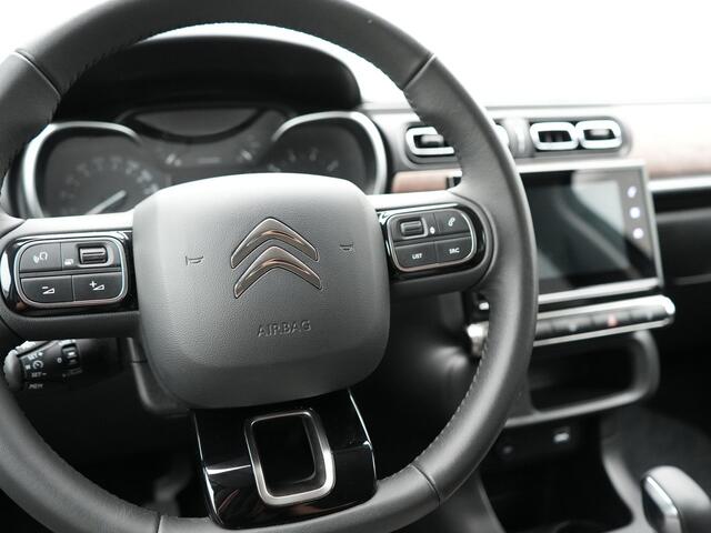 Citroen C3 1.2 PureTech Max | Apple Carplay | Navigatie | Achteruitrij camera | Parkeersensoren achter | Voorstoelen verwarmd | Connected services | Bluetooth | Cruise control | Armsteun bestuurdersstoel |