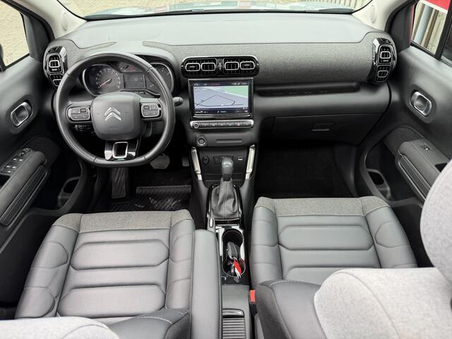 Citroen C3 Aircross 1.2 PureTech Shine 16"/Panoramadak/Leder/Stoelverwarming/Camera/Navigatie/Apple Carplay & Android Auto