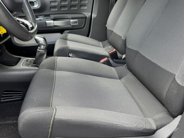 Citroen C3 1.2 Benzine 82 Pk Shine * Superluxe * Navigatie * Dab Radio * Climate & Cruise Control * Achteruitrij Parkeer Camera & Sensoren * Blauw met Zwart Dak * Vingerhoets; Vierde Generatie Eersteklas Service. Al meer dan 100 jaar een begrip in de Brabantse Kempe