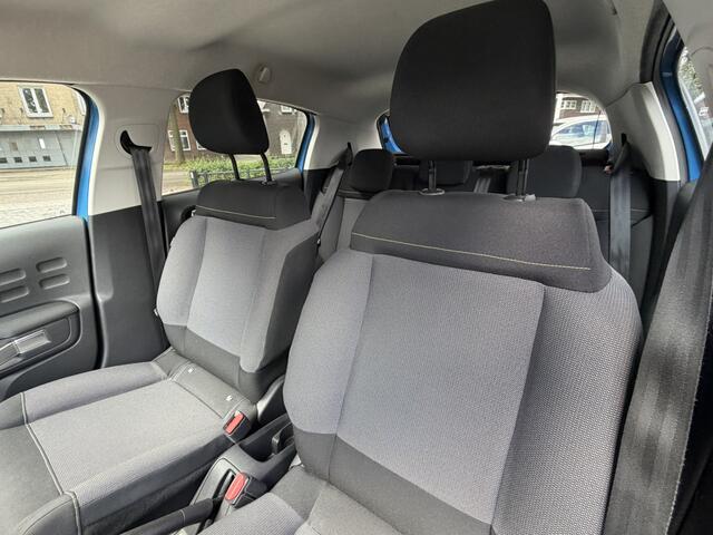 Citroen C3 1.2 Benzine 82 Pk Shine * Superluxe * Navigatie * Dab Radio * Climate & Cruise Control * Achteruitrij Parkeer Camera & Sensoren * Blauw met Zwart Dak * Vingerhoets; Vierde Generatie Eersteklas Service. Al meer dan 100 jaar een begrip in de Brabantse Kempe