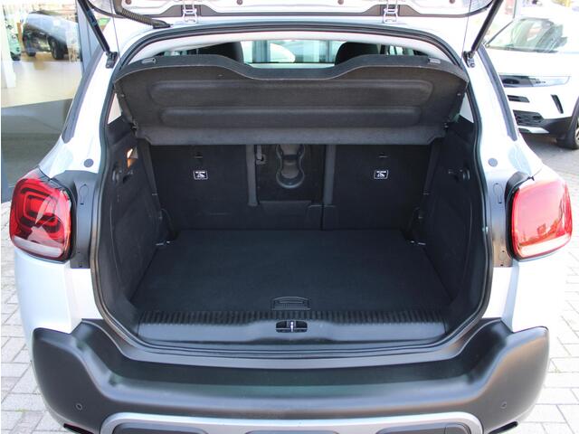 Citroen C3 Aircross 1.2 PureTech S&S Shine | Pano / Trekhaak / Carplay