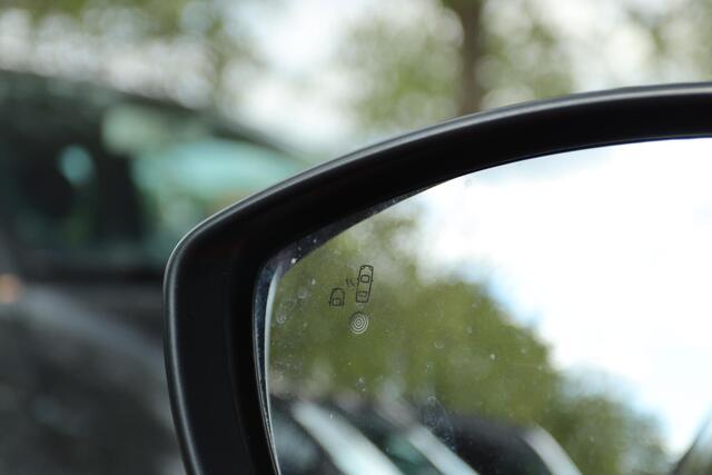 Citroen C3 1.2 PT S&S SHINE AUT. | PANO | CARPLAY | CAMERA | DODEHOEK | KEY-LESS |