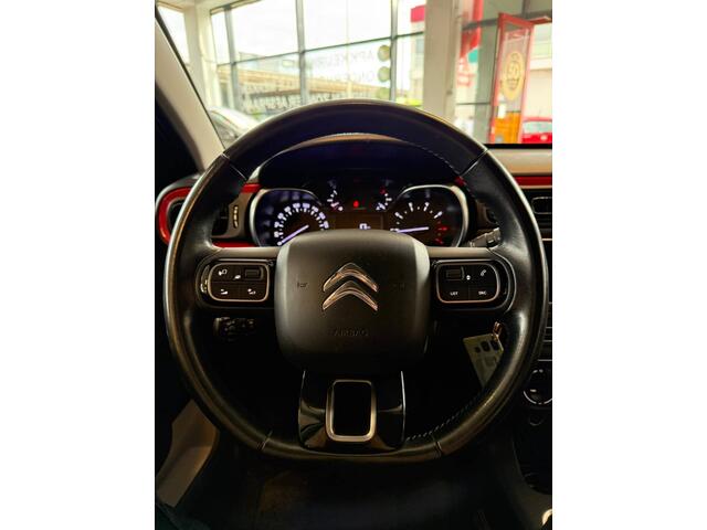 Citroen C3 1.2 PureTech Shine Hoge instap | Cruise control | Airco | Lane assist | Parkeersensoren | Radio/MP3