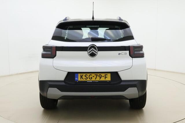 Citroen C3 Ë-C3 Plus 113pk Comfort Range 44 kWh | DEMO | 8 Jaar garantie | Carplay | Zwart dak | DAB Radio | Cruise control | Dakrails