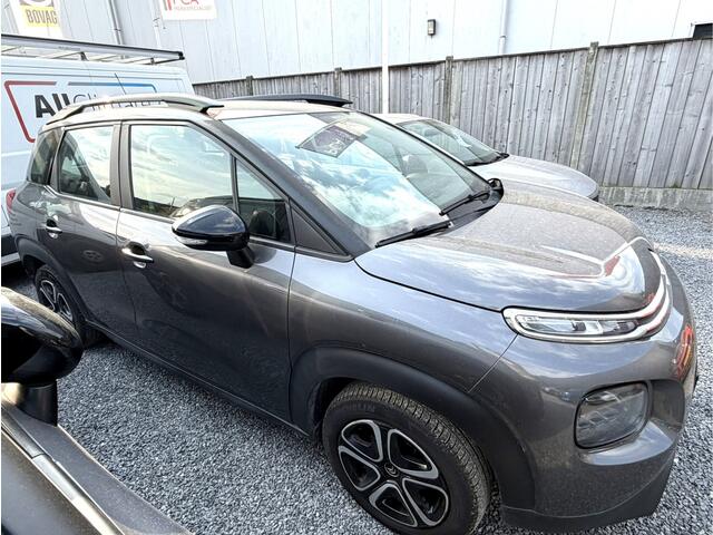 Citroen C3 Aircross 110 Pk Benzine * Populair Model * Hoge Zit Positie * Airco * Cruise Control * Metallic Lak * Vingerhoets; Vierde Generatie Eersteklas Service. Al meer dan 100 jaar een begrip in de Brabantse Kempen