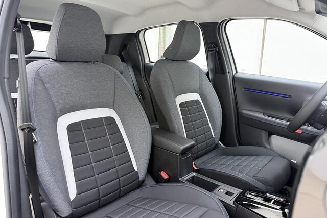 Citroen C3 Ë-C3 Plus 113pk Comfort Range 44 kWh | Parkeersensoren | Airco | Cruise control | Elek. voorramen | Apple carplay/Android auto | Rijstrook assistent | Verkeersbordherkenning |