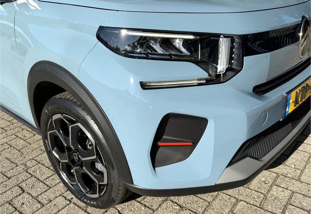 Citroen C3 Ë-C3 Max 113 pk 44 kWh 100% Elektrisch * Special One * * Navigatie * Parkeer Camera * Wall Box Laadkabel * Climate & Cruise Control * Draadloze telefoonlader en Apple Carplay / Android Auto * Vingerhoets; Vierde Generatie Eersteklas Service. Al meer dan 100 jaar een begrip in de Brabantse Kempen