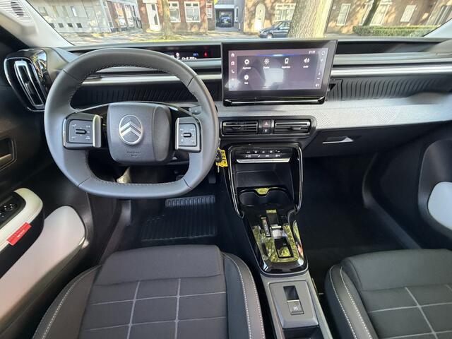Citroen C3 Ë-C3 Max 113 pk 44 kWh 100% Elektrisch * Special One * * Navigatie * Parkeer Camera * Wall Box Laadkabel * Climate & Cruise Control * Draadloze telefoonlader en Apple Carplay / Android Auto * Vingerhoets; Vierde Generatie Eersteklas Service. Al meer dan 100 jaar een begrip in de Brabantse Kempen