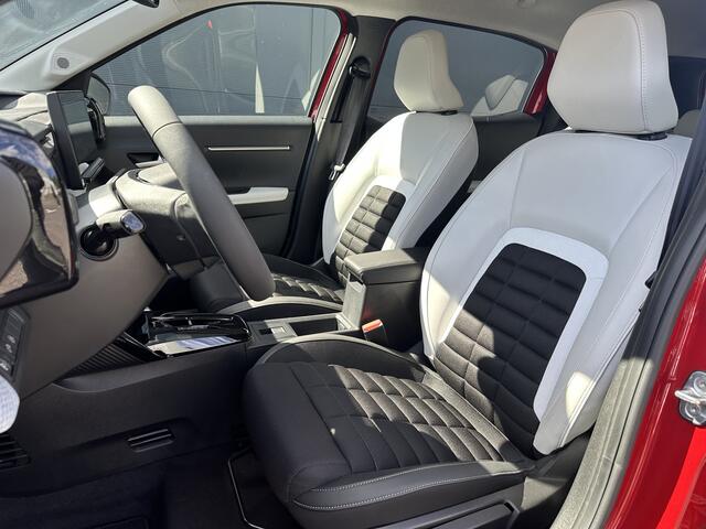 Citroen C3 Ë-C3 Aircross Max 113pk Comfort Range 44 kWh (Camera - Parkeersensoren V+A - LED - Automatische Airco - Navigatie - Apple Carplay - Two Tone))