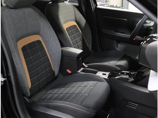 Citroen C3 Aircross 1.2 Hybrid 145pk Plus 7p. | 8 jaar garantie | 7 persoons | Achteruitrijcamera | Navigatie