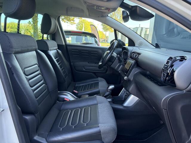 Citroen C3 Aircross 1.2 PureTech S&S Shine ?D-riem vv in 2025?Dealer Onderhouden?Camera?Trekhaak?Keyless?2e Eigenaar?Draadloze telefoonlader?Head-up Display?Carplay?Navi?Clima?Cruise?Pdc V+A?Rijstrooksensor?Dodehoeksensor?110pk?17'' Lm velgen?N.A.P?Apk tot 01-2027