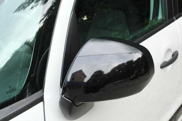 Citroen C3 PICASSO 1.2 PureTech Tendance cruise airco parkeersensoren achter navigatie enz.