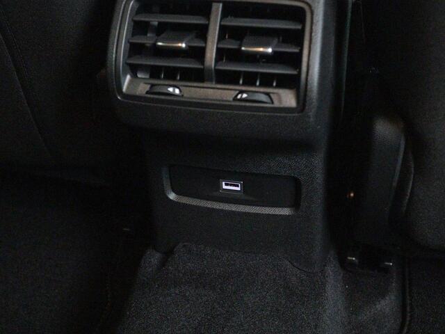 Citroen C4 Hybrid 136 PK Automaat Max | Private Lease 36 mnd 10.000 p.j. ¤489,- | Adaptive Cruise Control | Camera voor + achter |