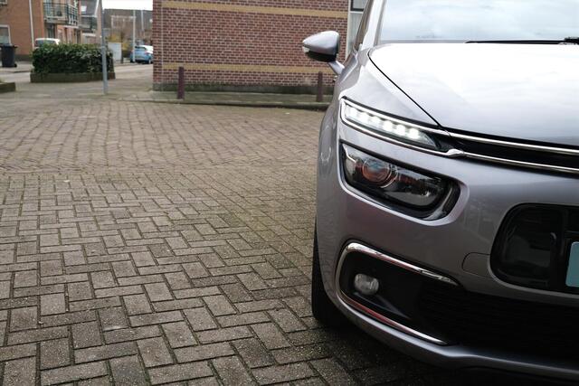 Citroen C4 SpaceTourer THP 165 Automaat Shine Xenon | Camera | Trekhaak | Sensoren voor & achter