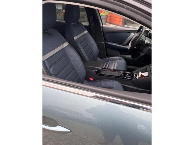 Citroen C4 1.2 Puretech Shine | Navigatie | Head-up Display | Cruise Control | Stoelverwarming | Stuurwielverwarming | Climate Control