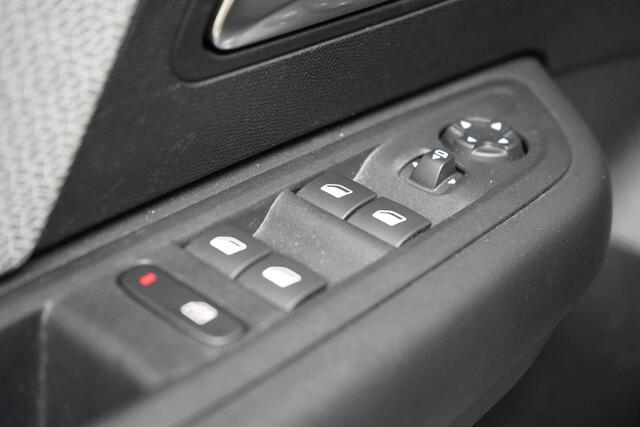 Citroen C4 1.2 Puretech 130pk Feel Pack Automaat | Head up | Navigatie | Achteruitrijcamera | Climate control | Cruise control