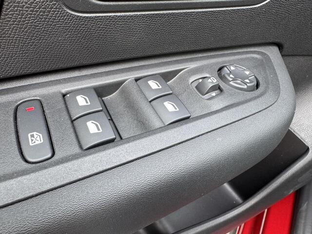 Citroen C4 1.2 Puretech Max | Pano | Winterpakket | Head up | 360 Camera en meer!