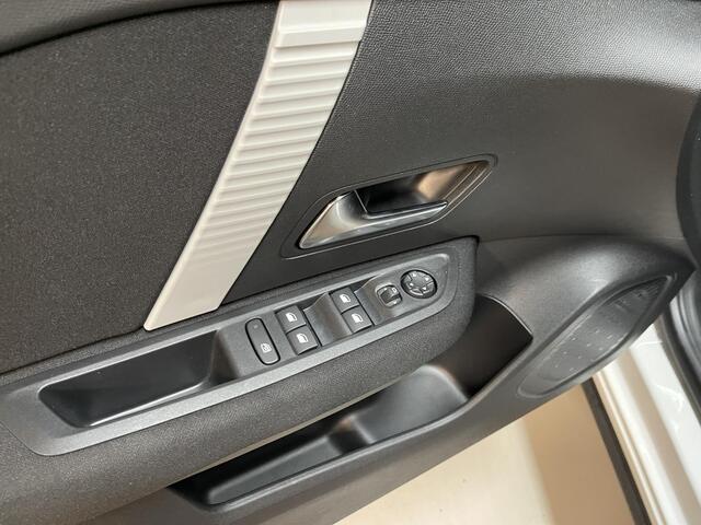 Citroen C4 1.2 Puretech Feel EAT8 18"/Camera/Stoelverwarming/Navigatie/Apple Carplay & Android Auto/PDC