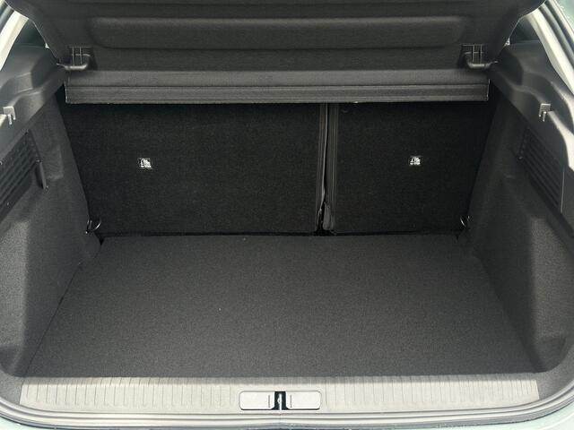 Citroen C4 1.2 Hybrid 145pk Business | Voorruit-/Stoelverwarming | Comfort Seats | PHC vering | Adaptive Cruise Control | Climate Control | Parkeercamera/-sensoren | Apple Carplay/Android Auto | Full LED | Dodehoekdetectie | Navigatie |