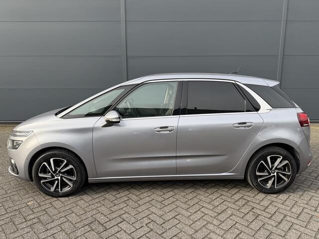 Citroen C4 SpaceTourer 130pk Shine (Camera - Keyless Entry - Parkeersensoren V+A - Navigatie - Apple Carplay - Automatisch parkeren - Automatische Airco)