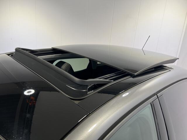 Citroen C4 1.2 Puretech Shine | Navigatie/Android/Apple Carplay | LM Velgen 18" | Elektrisch Glazen Panoramadak | Cruise Control Adaptief | Achteruitrijcamera |