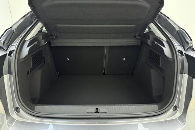 Citroen C4 1.2 Hybrid 145pk Collection Verwarmde Voorruit l Stoelverwarming l Full-LED l TomTom Navigatie l Wireless Apple Carplay & Android Auto l Camera l Parkeersensoren l Lichtmetalen Velgen l Climate Control l Adaptive Cruise Control