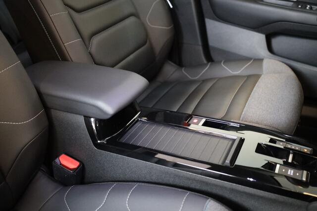 Citroen C4 PT 130 Shine Automaat-8 Panoramadak | Stoelverwarming | HiFi | All season