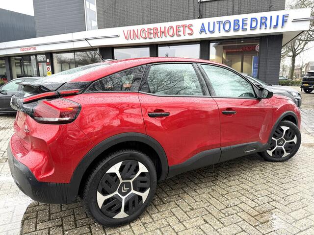 Citroen C4 Benzine 130 Pk *** Hele Mooie *** * Navigatie * Achteruitrij Camera * Climate & Cruise Control * Apple Carplay / Android Auto * Vingerhoets; Vierde Generatie Eersteklas Service. Al meer dan 100 jaar een begrip in de Brabantse Kempen.