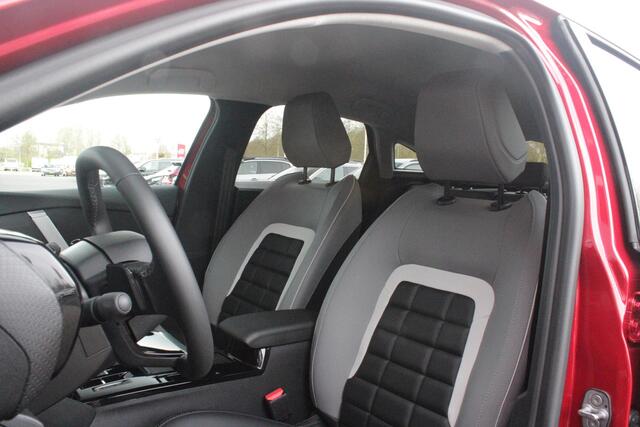 Citroen C4 C4 1.2 HYbrid 145PK MAX | HEAD UP DISPLAY | CAMERA VOOR + ACHTER | NAVIGATIE | DRAADLOZE TELEFOONLADER | FULL LED KOPLAMPEN | DRAADLOZE APPLE CARPLAY/ANDROID AUTO | 18" LICHTMETALEN VELGEN | ADAPTIVE CRUISE CONTROL | CLIMATE CONTROL | LEDEREN BEKLEDING | 