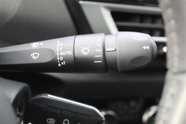 Citroen C4 1.2-130pk Puretech Shine Limited AUTOMAAT ! Gun u het comfort en gemak van een automaat ! Autm. airco, Navigatie, Cruise Control, Climate Control, Lane assist, Stoelverwarming, Camera, Apple CarPlay/Android auto etc.