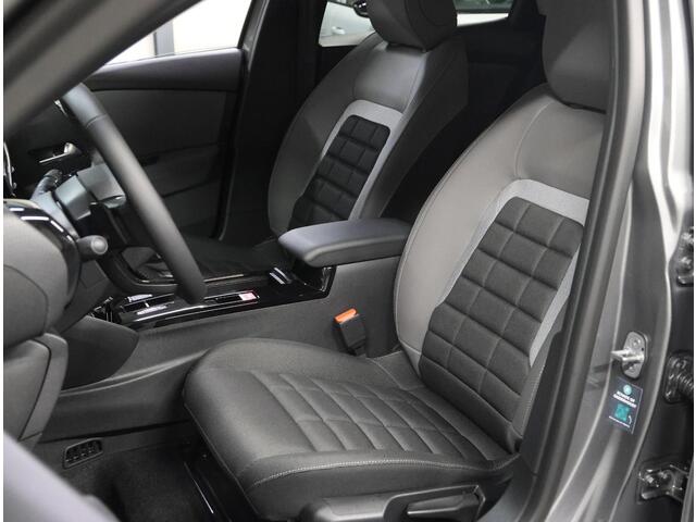 Citroen C4 1.2 Hybrid 145PK Collection | 1ste eigenaar | AppleCarPlay/AndroidAuto | Navigatie | Cruise Control | Keyless | Stoel/Voorruitverwarming | FULL LED | Camera | Isofix | Privacy Glass | Two-Tone |