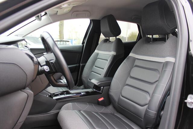 Citroen C4 1.2 Puretech Shine / Camera / Head-up / Keyless / Leder / 18'' / Navigatie / DAB / Dodehoek / ACC / Virtual Cockpit