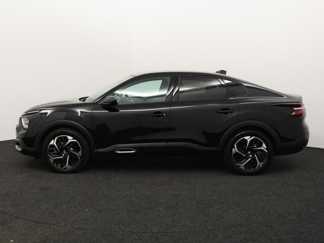 Citroen C4 X 1.2 Puretech Shine afnb Trekhaak, Apple Carplay/Android Auto, Cruise control adaptief, keyless entry/start, Parkeersensor voor/achter, Achteruitrijcamera Een luxe en stijlvolle sedan met een hoog comfortniveau en een ruim interieur. De krachtige en zuin