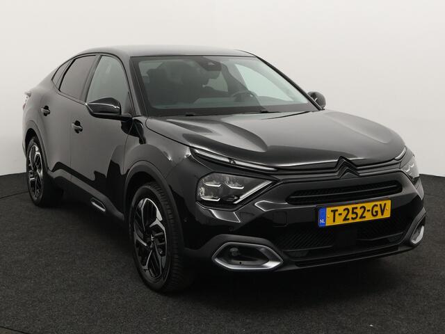 Citroen C4 X 1.2 Puretech Shine afnb Trekhaak, Apple Carplay/Android Auto, Cruise control adaptief, keyless entry/start, Parkeersensor voor/achter, Achteruitrijcamera Een luxe en stijlvolle sedan met een hoog comfortniveau en een ruim interieur. De krachtige en zuin